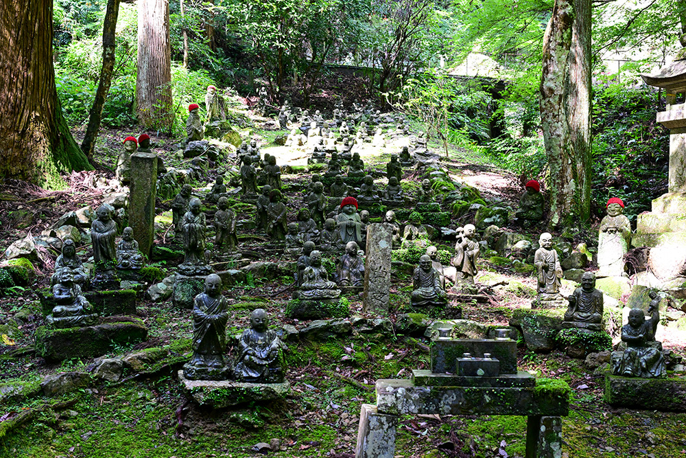 方広寺境内